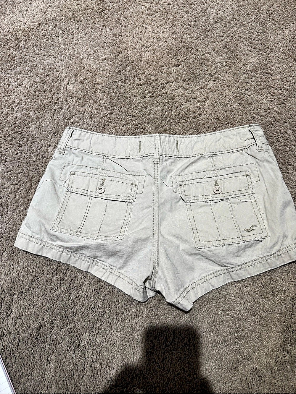 Hollister Low Rise Cargo Shorts in Khaki